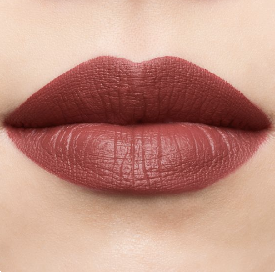 Fotografía comercial profesional con setup de estudio completo